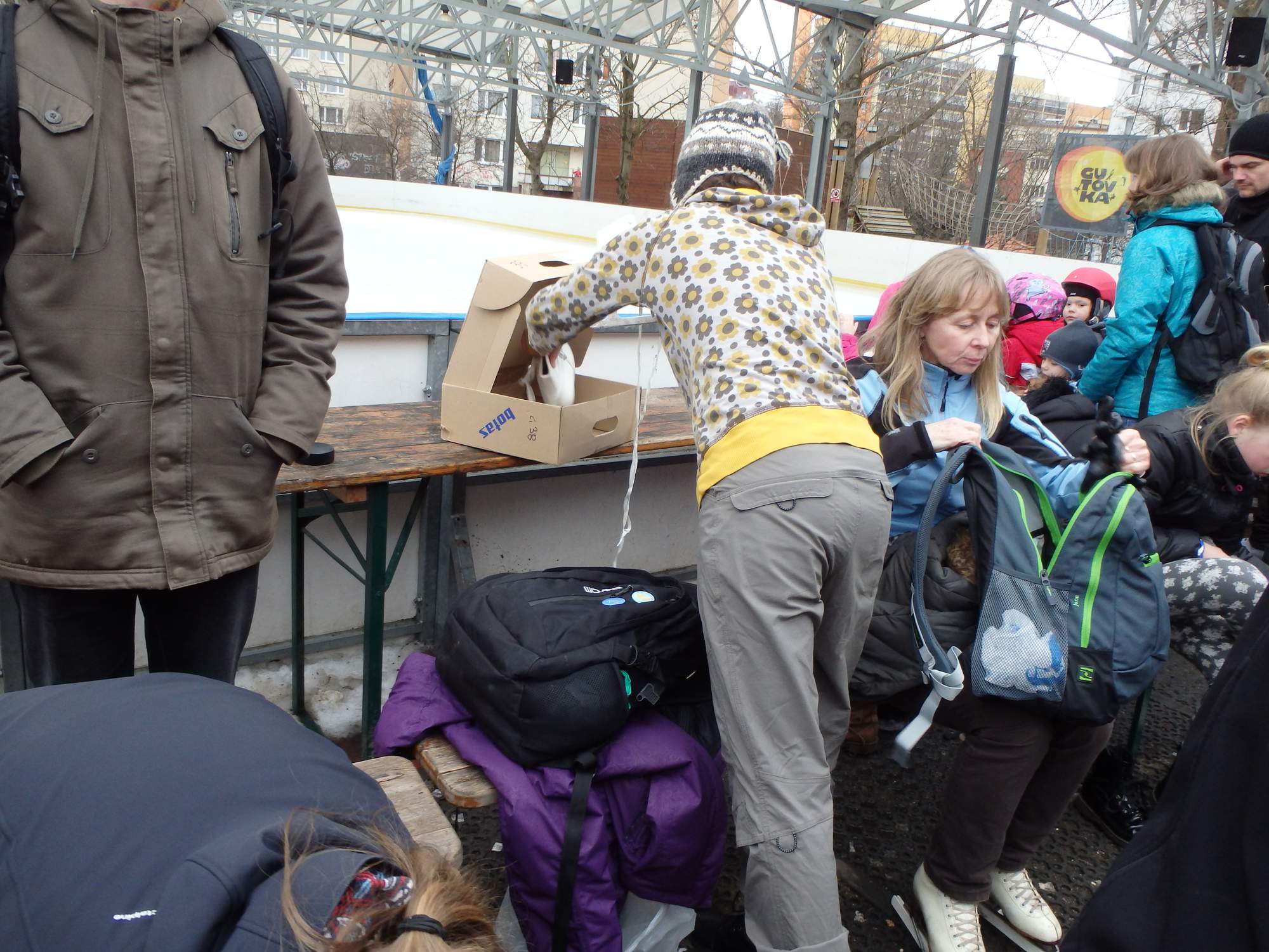 Harcovnici 15 brusleni Strasnice park Gutovka 093