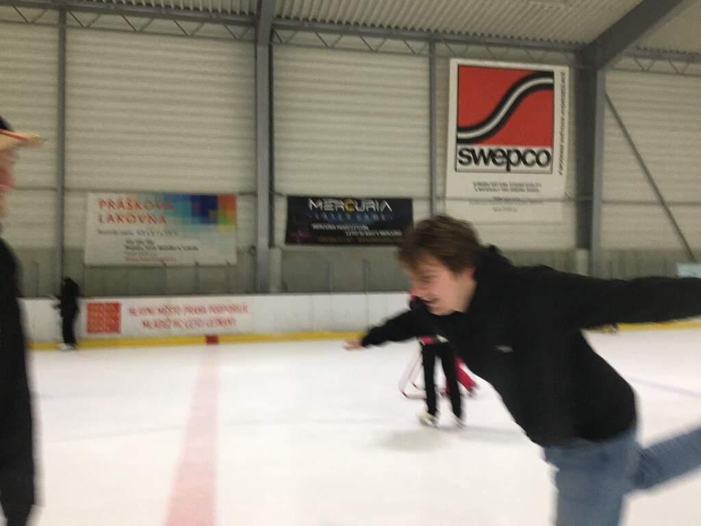 8E40E75B 8461 4420 A3E7 EFF60C9A4DD1 1 105 c