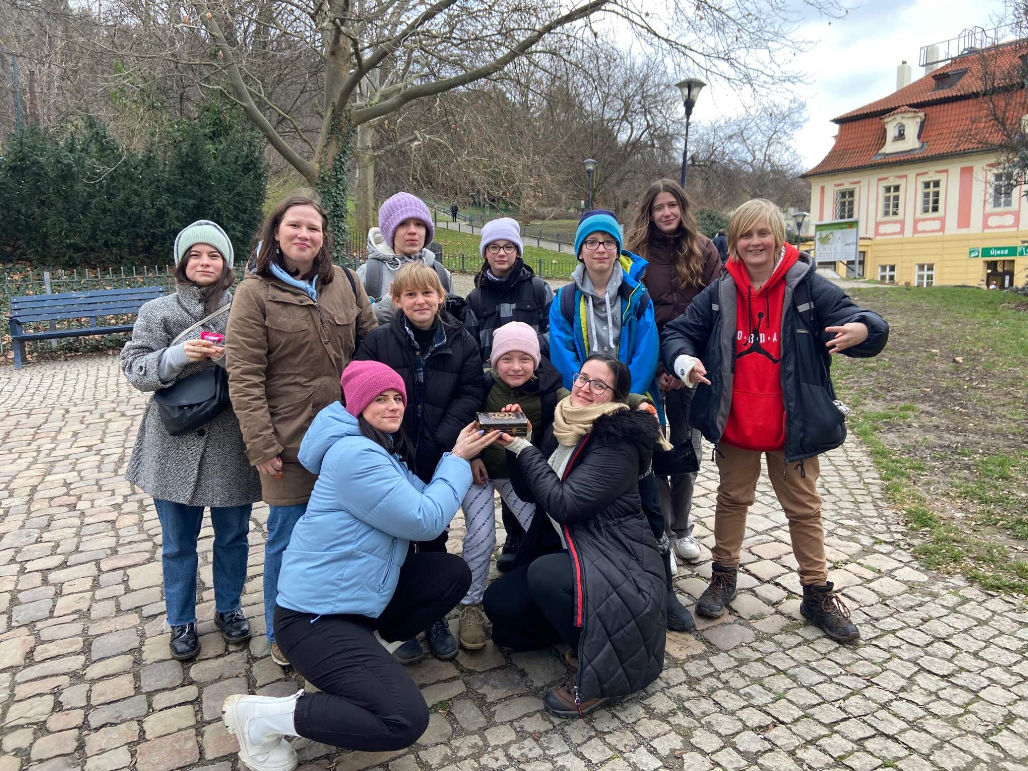 19B3BBFB B01F 4043 A6DF 111A9D2F849B