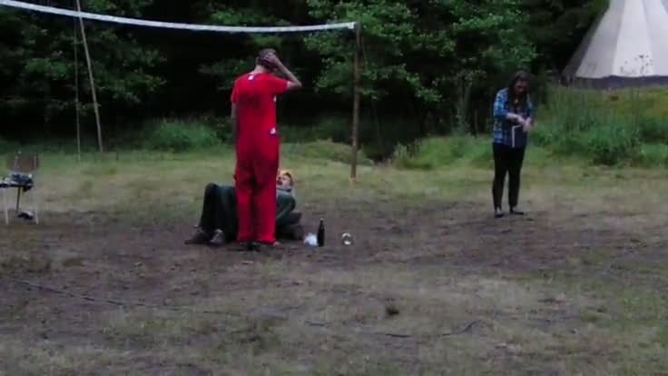 Cerveny barevny vecer